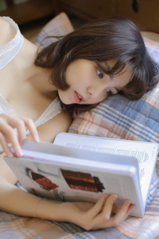 枕边有张脸